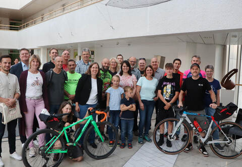 Über 400000 Kilometer wurden dieses Jahr bei der Aktion „Stadtradeln“ geschafft. Für die besten Radfahrer gab es Preise im Landratsamt.