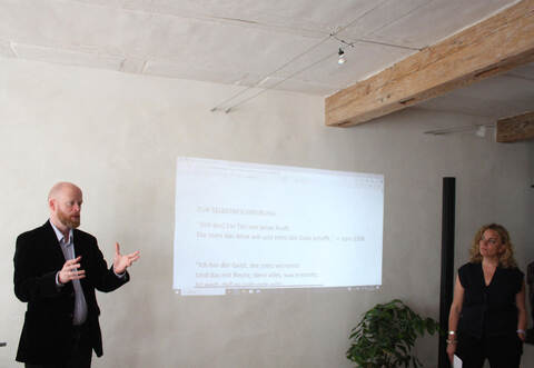 Historiker Jost Eickmeyer hat zusammen mit Denise Roth über das „Faustische Florett zu Goethes Mephistopheles“ referiert.