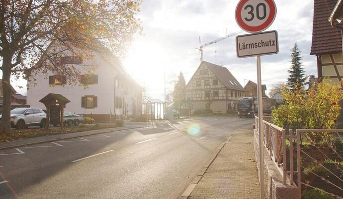Tempo 30 gegen Lärm gibt es im Enzkreis wie hier in Bauschlott immer häufiger. Auch Tiefenbronn beschäftigt sich mit der Frage.