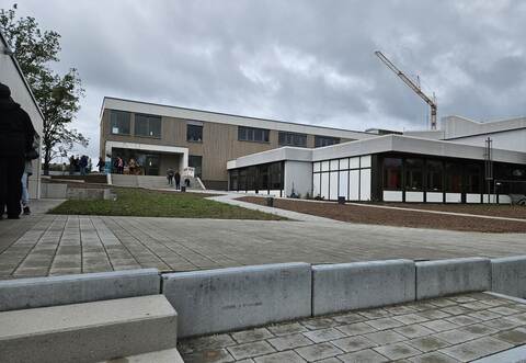 Gut integriert präsentiert sich der Erweiterungsbau..