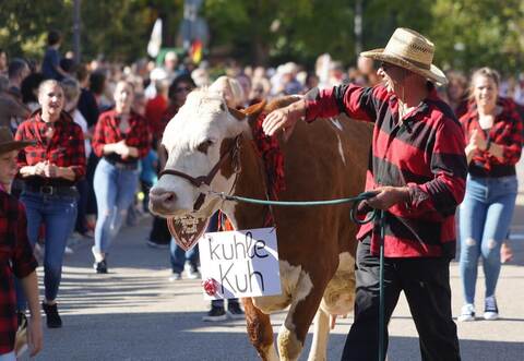 Der Erntedankumzug ist der Höhepunkt beider Festtage.