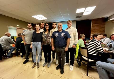 Der neu gewählte Vorstand der „Karlsbader Selbständigen“ freut sich über das entgegengebrachte Vertrauen: Marvin Rau (Unterstützung des Vorstands), Isabel Denninger (Schriftführerin), Sydney Karl (Kassenprüfer), Ulrike Seiter (Kassier), Marius Hucker (Kassenprüfer), Giuseppe Albano (zweiter Vorsitzender) und Fabian Selinger (erster Vorsitzender, von links).