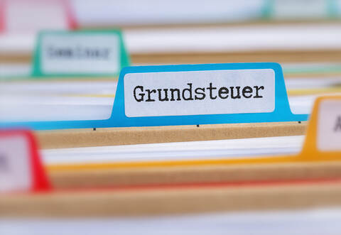 Akten mit der Beschriftung Grundsteuer